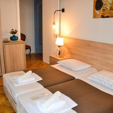 Piccolo Hotel Vake Тбилиси Екстериор снимка
