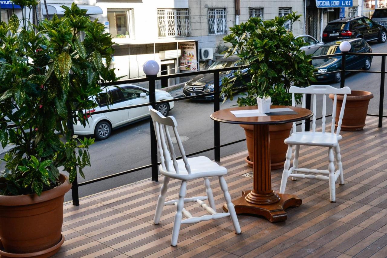 Piccolo Hotel Vake Тбилиси Екстериор снимка