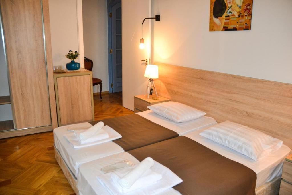 Piccolo Hotel Vake Тбилиси Екстериор снимка