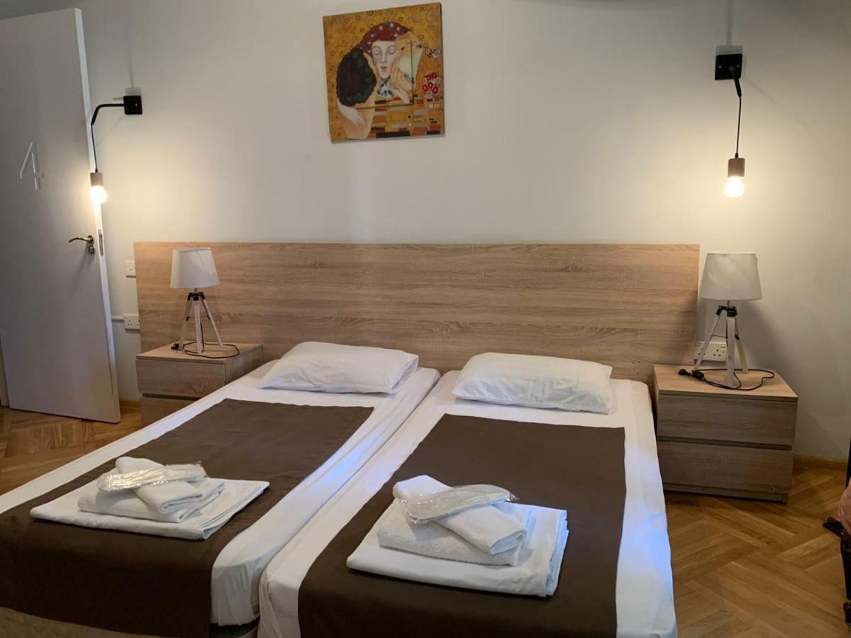 Piccolo Hotel Vake Тбилиси Екстериор снимка